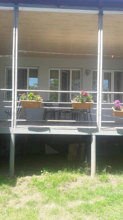 Maka'S Guesthouse Tionety Екстер'єр фото